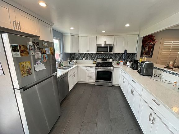 5th image of 8447 Carlton Oaks Dr