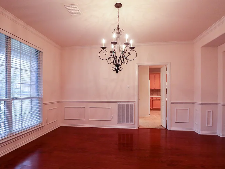 1183 Heathrow Dr — Photo 5