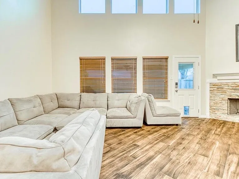 7618 Blossommist Ln — Photo 6