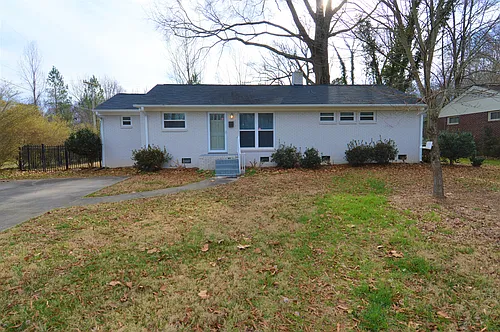 1020 Montford Dr Photo 1