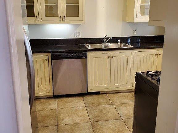 5th image of 355 S McCarty Dr #103