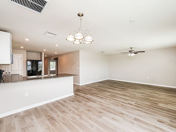 5th image of 11702 Miracle Mile Dr