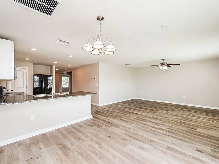 11702 Miracle Mile Dr — Photo 5