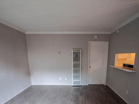 4th image of 21909 Saticoy St APT 17