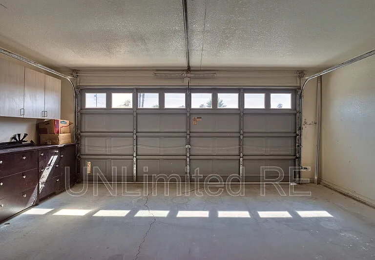 1435 Beefeater Dr — Photo 42