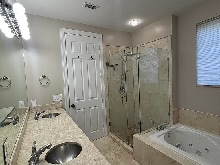 3901 Coral Heights Way — Photo 15