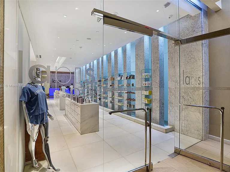 4401 Collins Ave #PH SOUTH — Photo 91