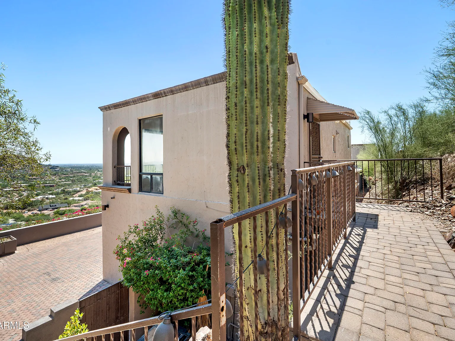 1 bed, 1.0 bath, 640 sqft, $2,000 — Photo 1
