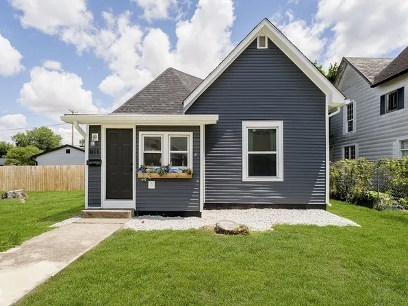 811 S 22nd St, Elwood, IN 46036