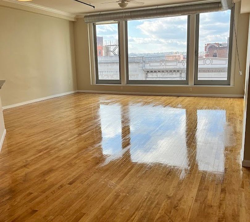 1st image of 319 S Salina St APT 6