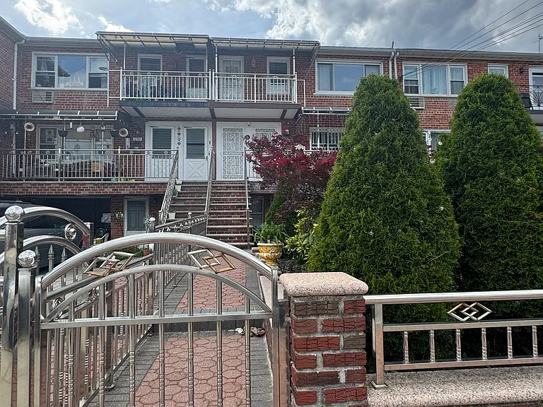 71-73 Dahlgren Pl #2 — Photo 12