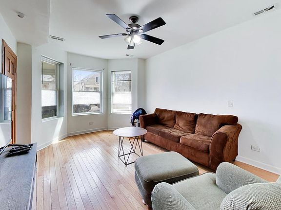 4th image of 3324 N Kostner Ave