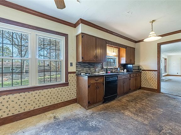 5th image of 6885 Garber Rd