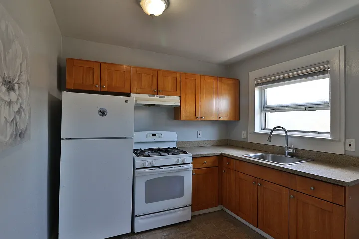 1 bed, 404 sqft, $2,100 — Photo 3