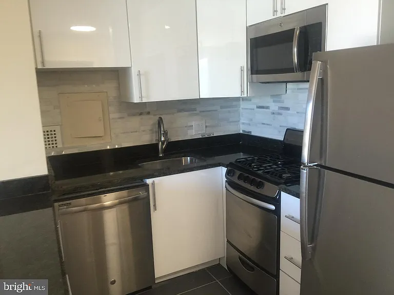 950 25th St NW #1029 — Photo 9