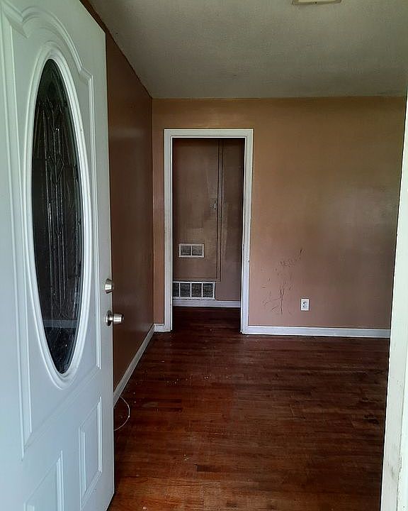 1st image of 2039 Beverly Dr