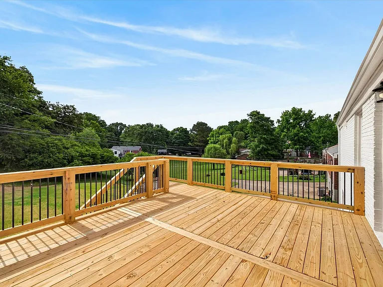 221 Clearview Dr — Photo 33