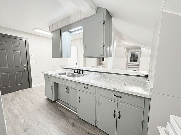 4th image of 353 Kenilworth Ave #5