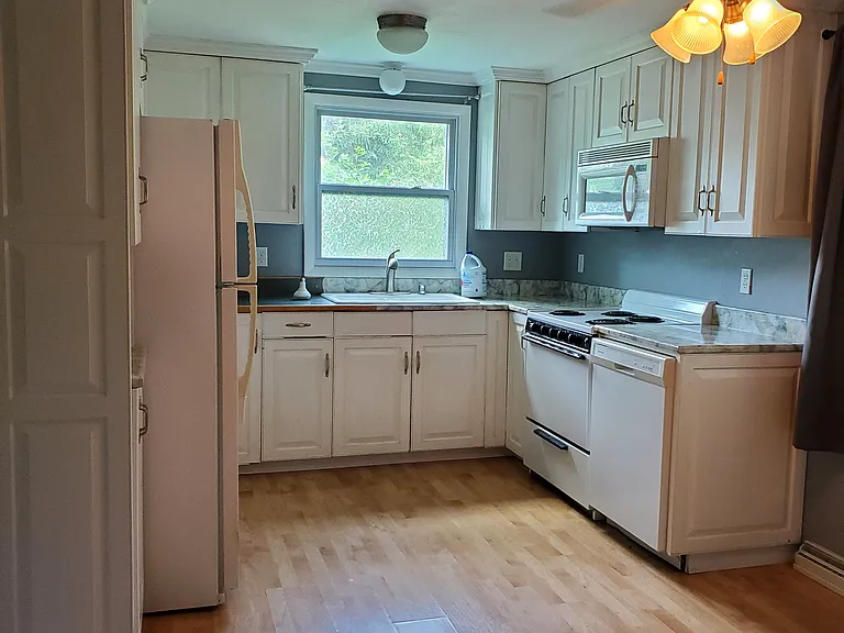 2467 Babcock Rd — Photo 3