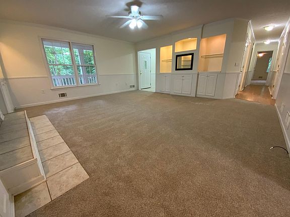 Living room - New Carpet