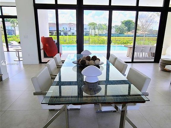 4th image of 16512 S Botaniko Dr S