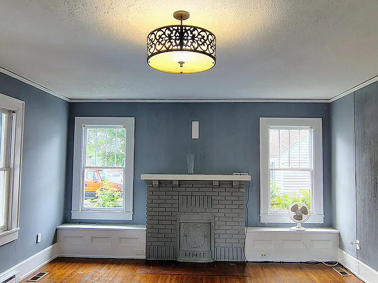 406 Saluda St — Photo 4