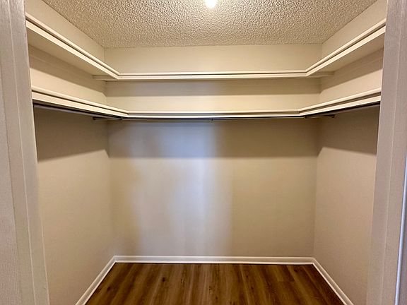 5th image of 2103 Edgewater Cir SE