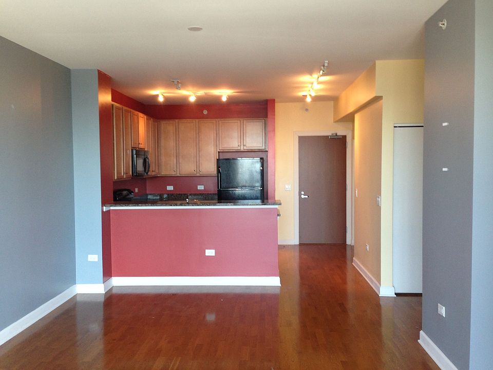 1st image of 1901 S Calumet Ave Unit 1610