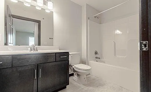 1330 E Minnesota St #309 — Photo 5