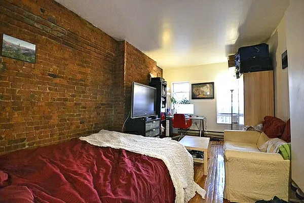 Rented by Bold New York | media 24