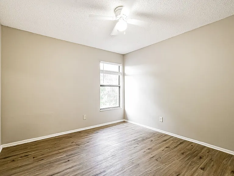 1226 Creekbottom Cir — Photo 13
