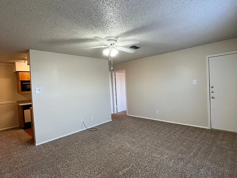 Bentwood Apartments — Photo 27