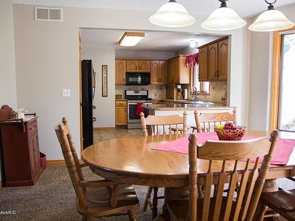 5th image of 6331 Walton Heath Dr