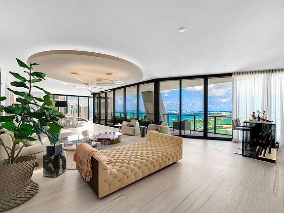 3rd image of 1000 Biscayne Blvd Unit 4202