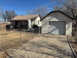 3rd image of 2528 Wyoming Ave