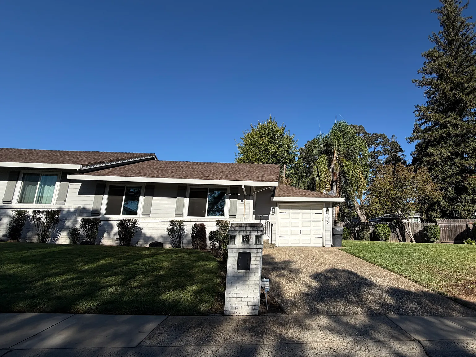 2 bed, 859 sqft, $2,250 — Photo 1
