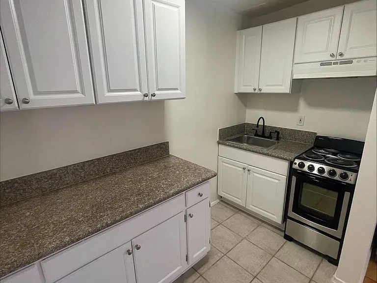 336 S Norton Ave #103 — Photo 7