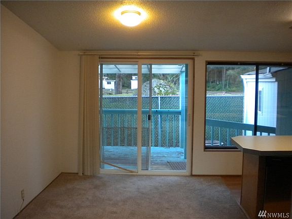 5th image of 2387 Hastings Ln SE