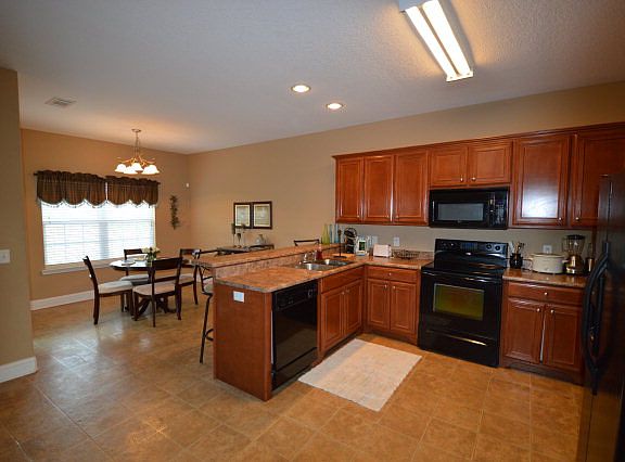 3rd image of 405 Hawks Landing Dr