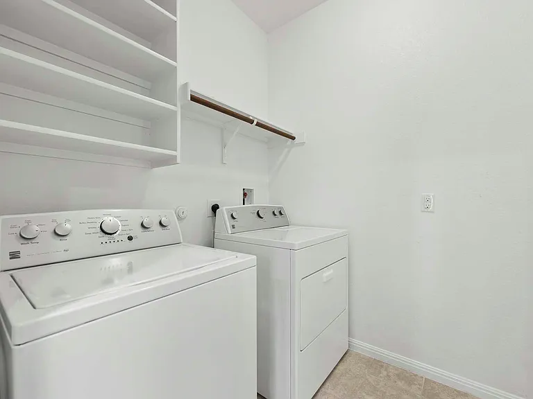 383 Eagle Brook Ln — Photo 28