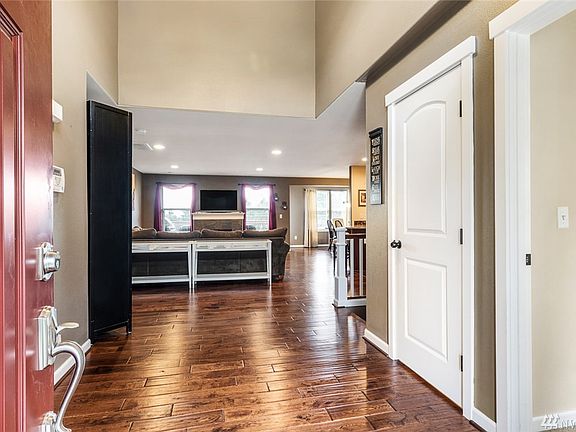 3rd image of 1906 63rd Ave NE