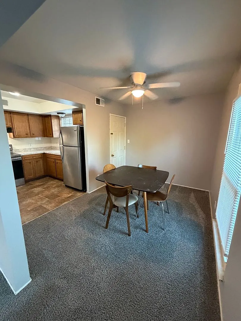 919 W Crestwood Dr — Photo 4