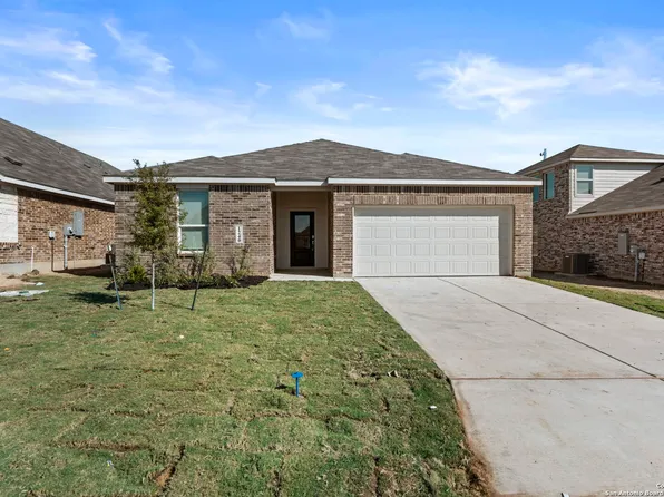 1240 Fox Wing Way, New Braunfels, TX 78132