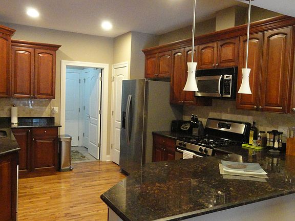 4th image of 4713 Auvergne Ave #4713