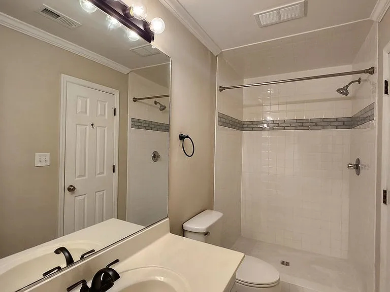 624 Crown Pointe Dr — Photo 9