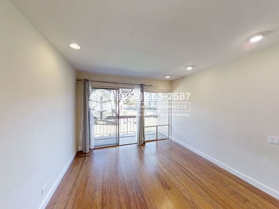 4th image of 707 Fathom Dr APT 104