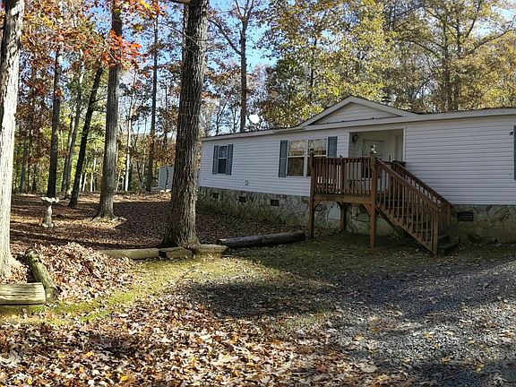 2nd image of 940 Pine Lake Dr