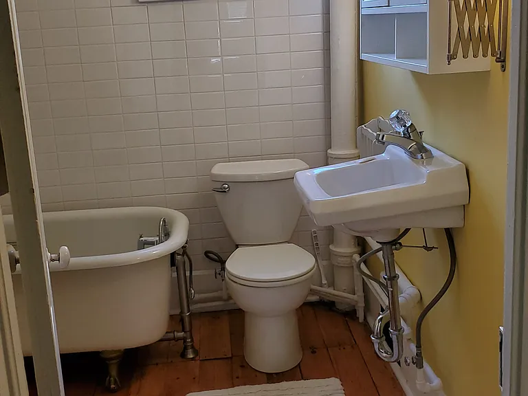 430 E Hickory St — Photo 25