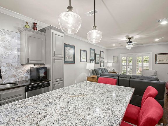 5th image of 10633 Florida Blvd #2