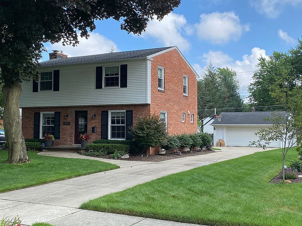 1st image of 16085 Kinross Ave